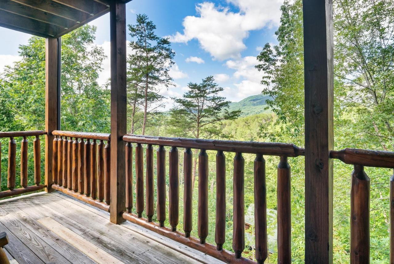 Summer Sale! Pool, Sauna, View, Hottub, Game 塞维尔维尔 外观 照片